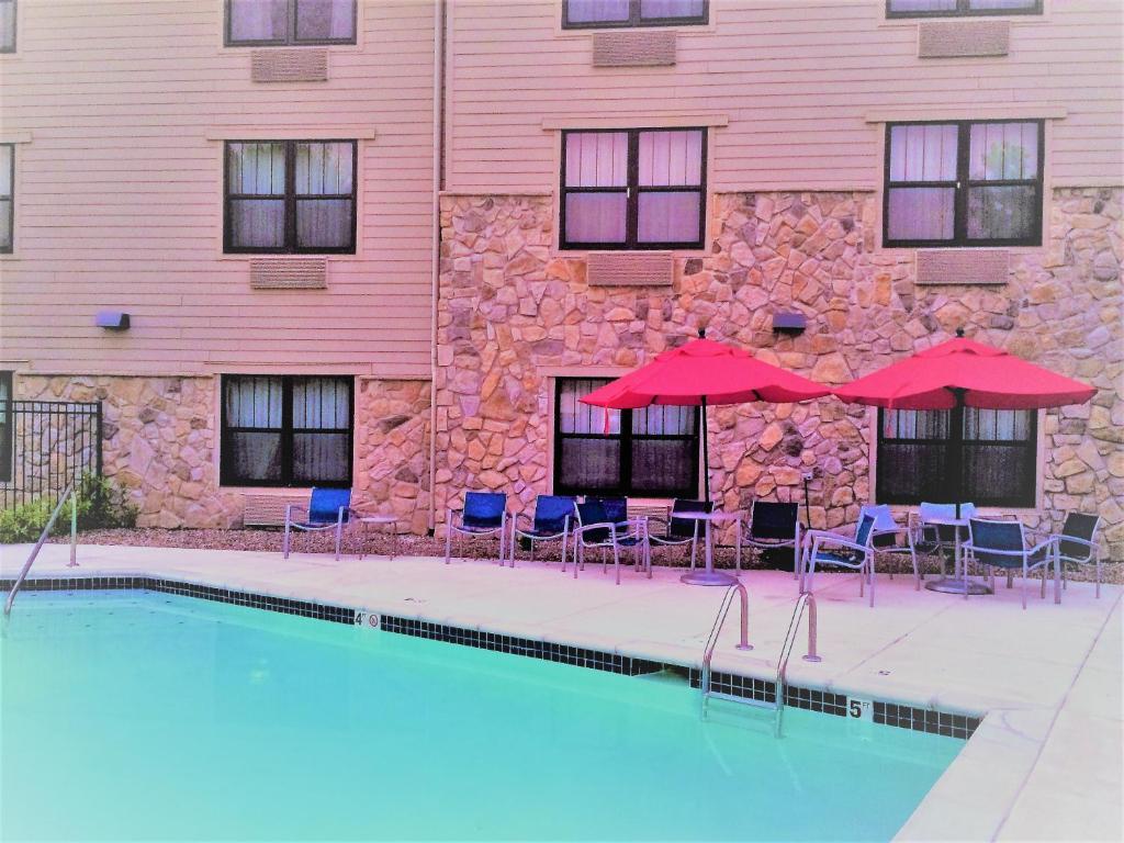 TownePlace Suites by Marriott Kansas City Overland Park - image 2