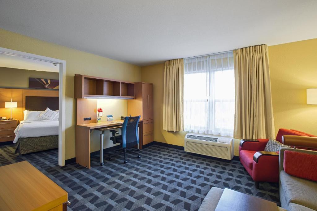 TownePlace Suites by Marriott Kansas City Overland Park - image 5