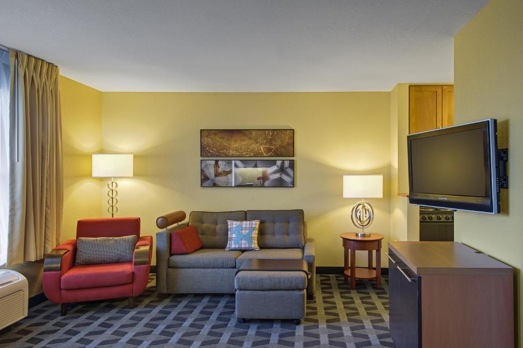 TownePlace Suites by Marriott Kansas City Overland Park - image 6