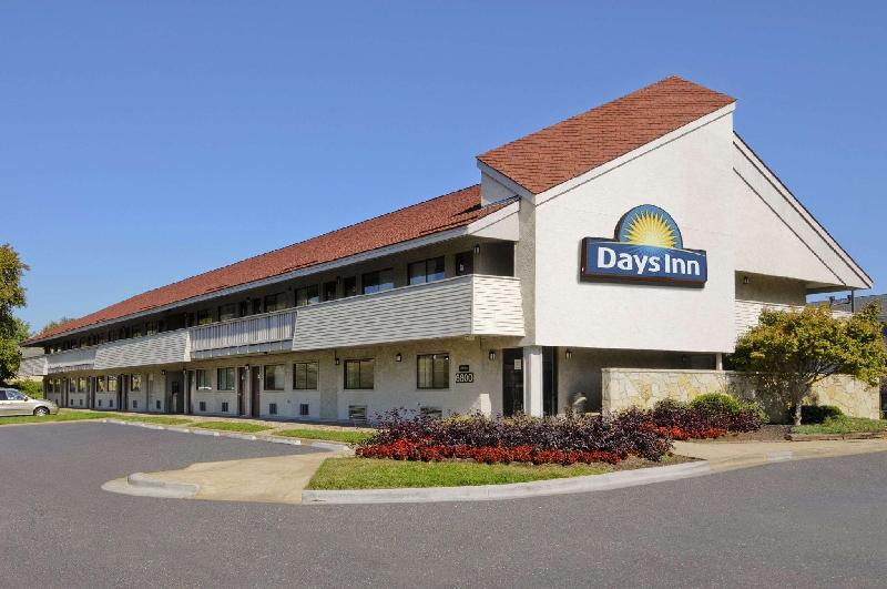 Days Inn by Wyndham Overland Park - main image