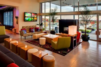 aloft Hotel Leawood Overland Park - image 14