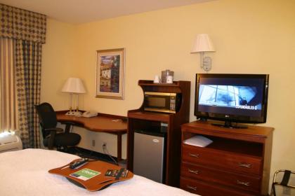 Hampton Inn Lebanon - image 5