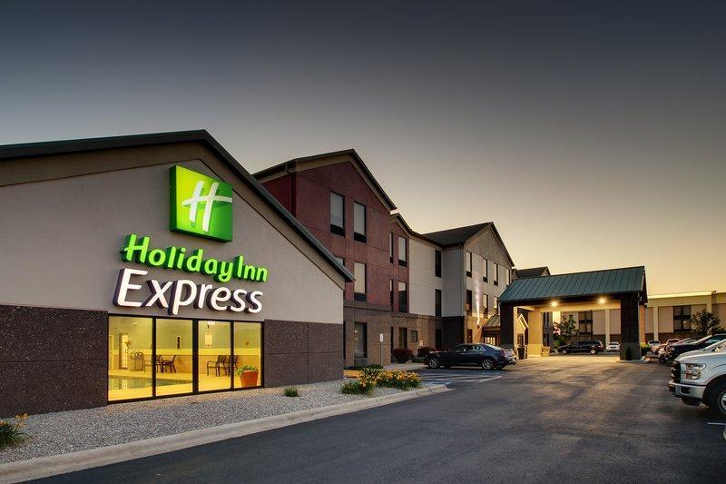 Holiday Inn Express Hotel & Suites Lebanon - main image