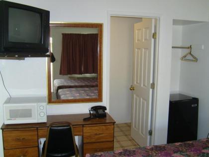 Cascade City Center Motel - image 2