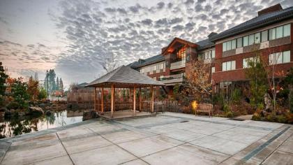 Best Western Premier Boulder Falls Inn - image 9