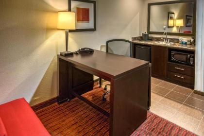 Hampton Inn & Suites Lebanon - image 10