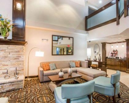 Comfort Suites Lebanon - image 3