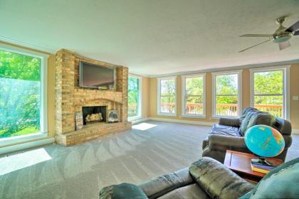 Bright Apt with Deck and Old Hickory Lake Access! - image 4