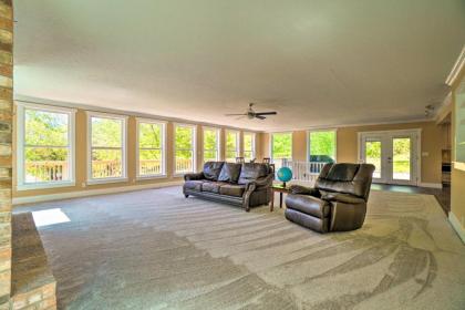 Bright Apt with Deck and Old Hickory Lake Access! - image 6