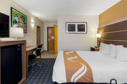 Quality Inn - image 10