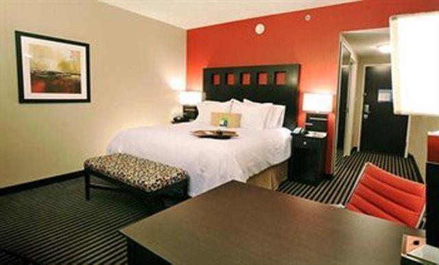 Hampton Inn Birmingham/Leeds - image 2