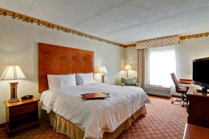 Hampton Inn & Suites Leesburg - image 10