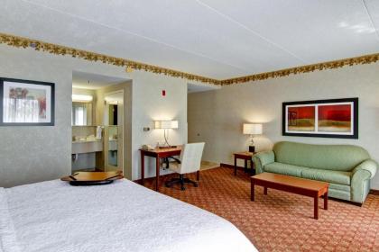 Hampton Inn & Suites Leesburg - image 13