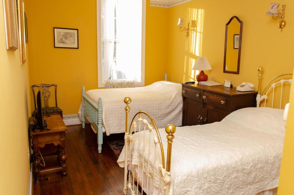 Leesburg Colonial Inn - image 2