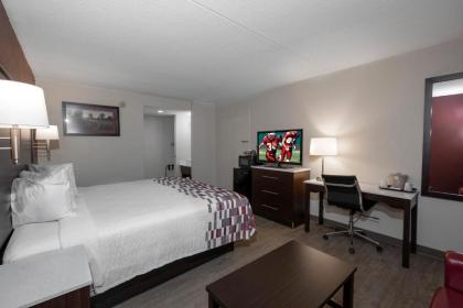 Red Roof Inn Leesburg - image 14