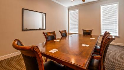 SureStay Hotel by Best Western Leesville - image 9