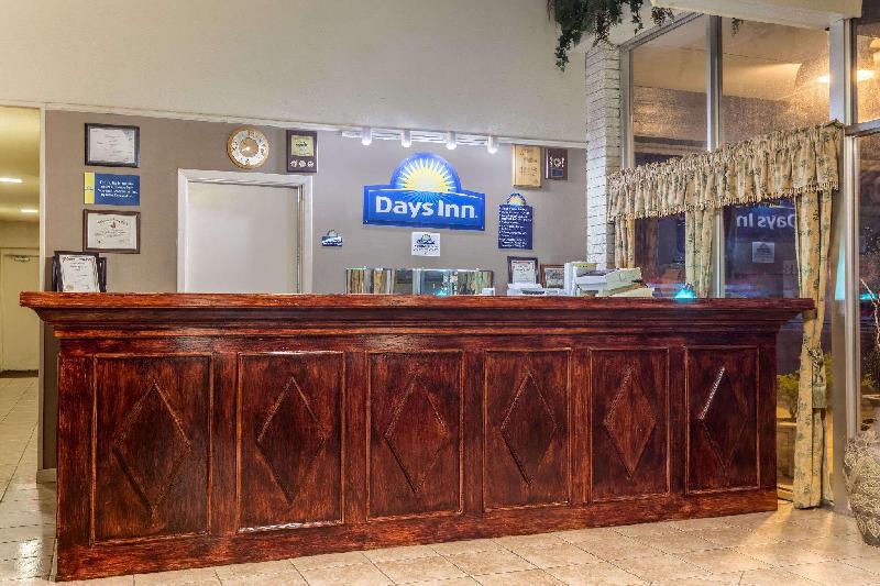 Days Inn by Wyndham Leesville - image 6