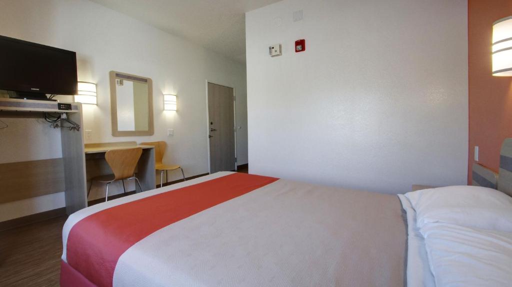 Motel 6-Lehi UT - Salt Lake City South - image 2