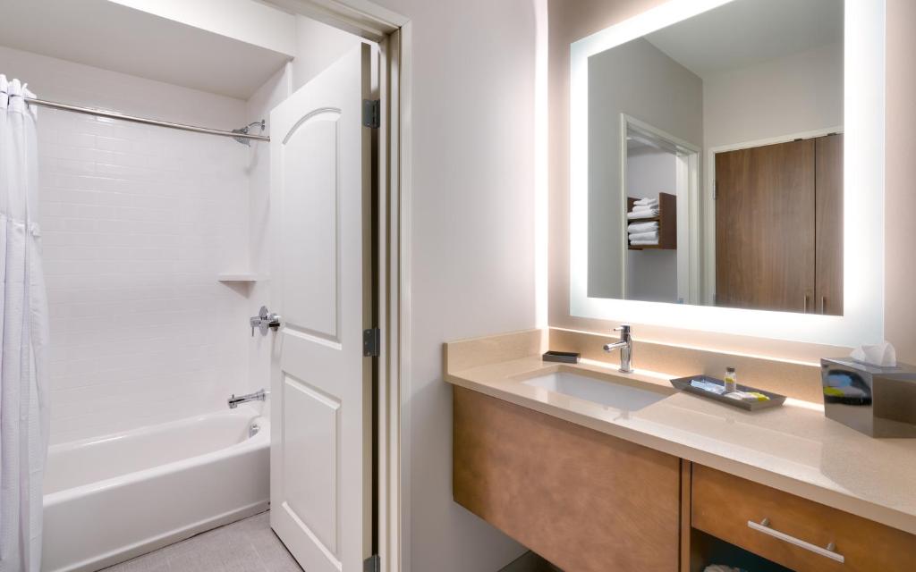 Staybridge Suites - Lehi - Traverse Ridge Center an IHG Hotel - image 4