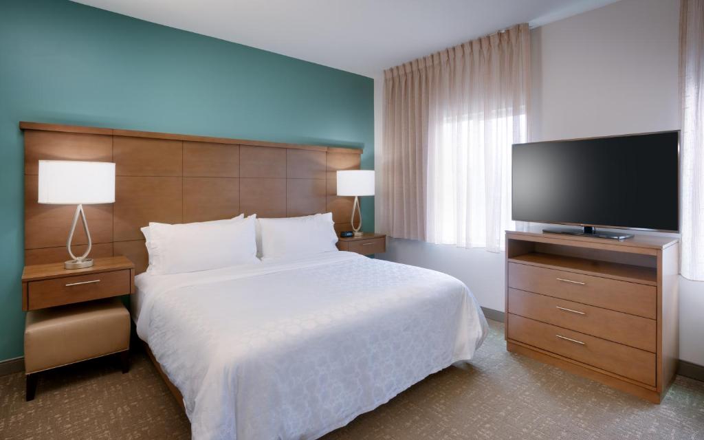 Staybridge Suites - Lehi - Traverse Ridge Center an IHG Hotel - image 7