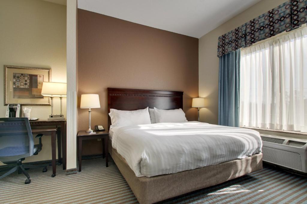 Holiday Inn Express Leland - Wilmington Area an IHG Hotel - image 2