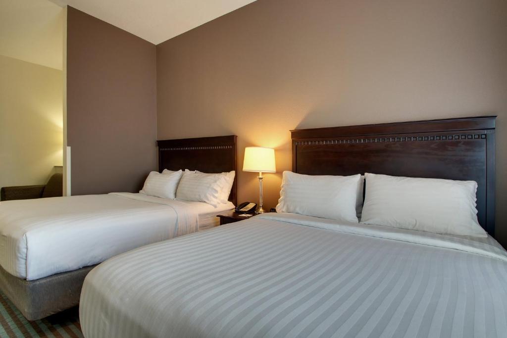 Holiday Inn Express Leland - Wilmington Area an IHG Hotel - image 7