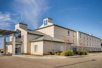 Motel 6-Lemoore CA - image 2