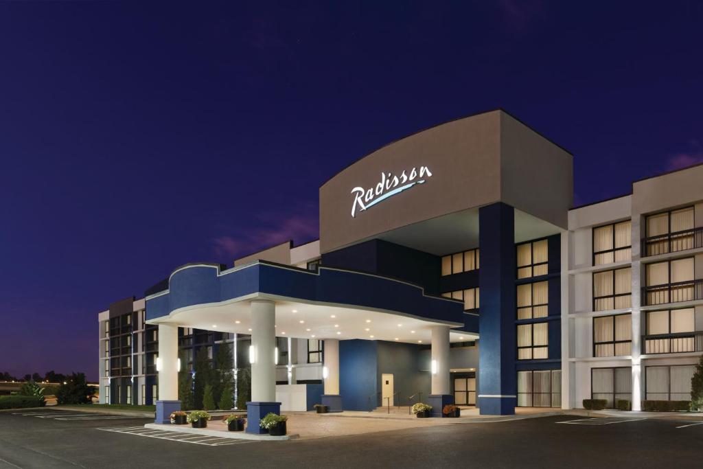 Radisson Hotel Lenexa Overland Park - image 3