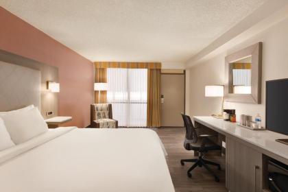 Radisson Hotel Lenexa Overland Park - image 6