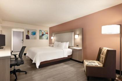 Radisson Hotel Lenexa Overland Park - image 7