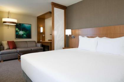 Hyatt Place Kansas City Lenexa City Center - image 11