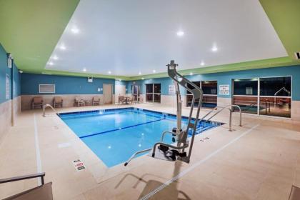 Holiday Inn Express & Suites - Lenexa - Overland Park Area an IHG Hotel - image 12