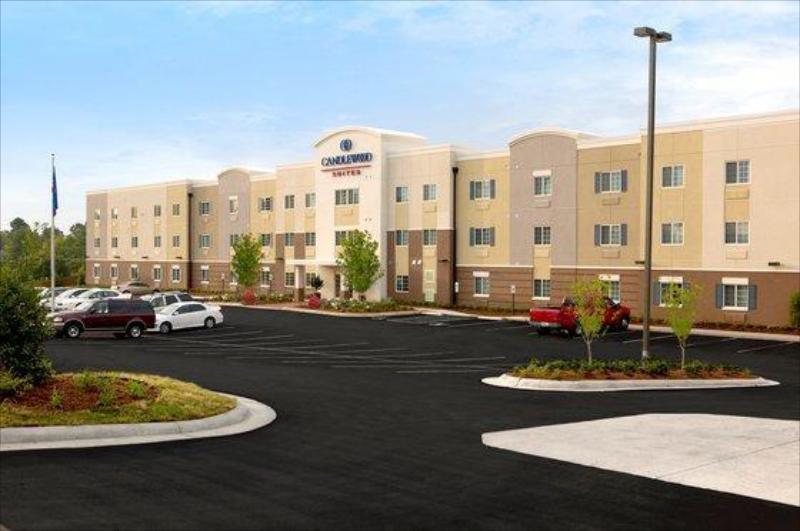 Candlewood Suites Lenexa - Overland Park Area - image 7