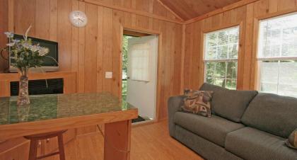 Robin Hill Camping Resort Premium Cottage 1 - image 6