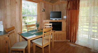 Robin Hill Camping Resort Premium Cottage 9 - image 12