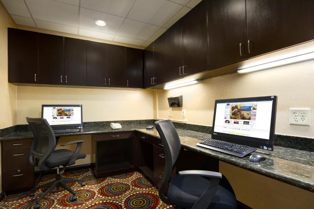 Hampton Inn Lenoir City - image 4