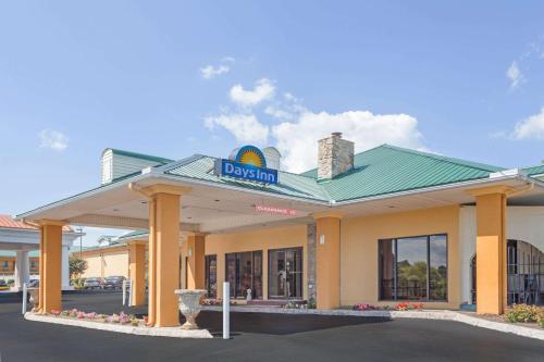 Days Inn by Wyndham Lenoir City - main image