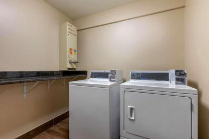 Comfort Inn Lenoir City - image 7