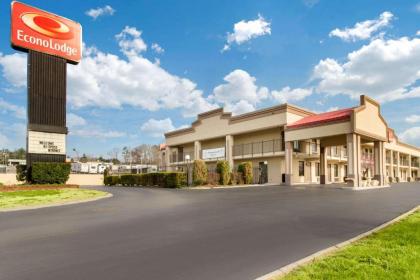 Econo Lodge Lenoir City - image 9