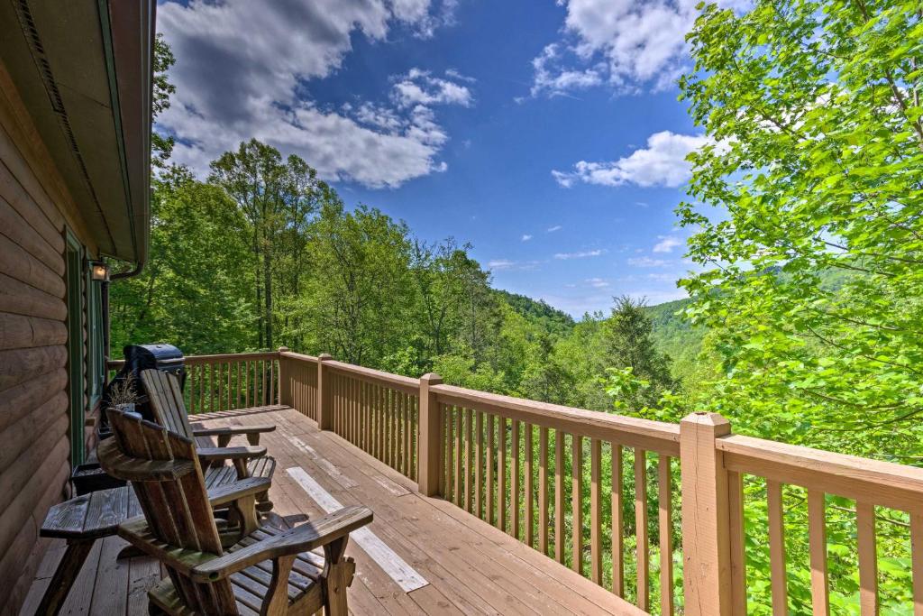 Secluded Lenoir Cabin 15 Mins to Blowing Rock - main image