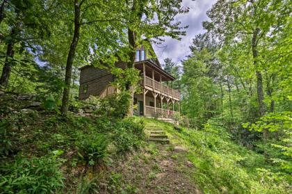 Cabin with 22 Acres and Patio   3 mi to Blowing Rock