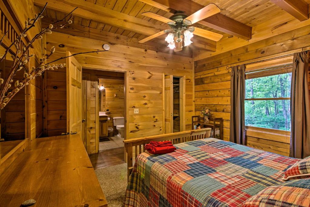 Cabin with 22 Acres and Patio - 3 Mi to Blowing Rock - image 5