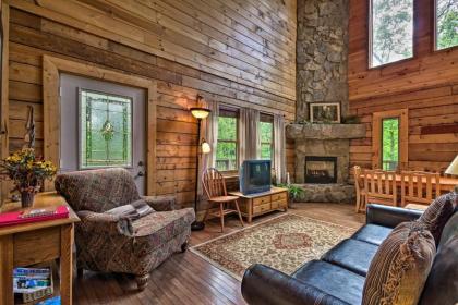 Cabin with 22 Acres and Patio - 3 Mi to Blowing Rock - image 9