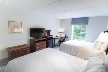 Hampton Inn & Suites Berkshires-Lenox - image 3