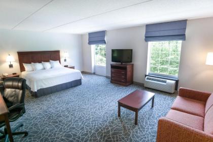 Hampton Inn & Suites Berkshires-Lenox - image 8