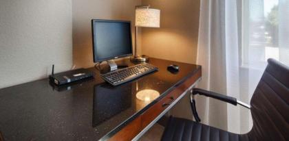 Best Western South Plains Inn & Suites - image 14