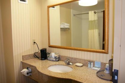 Hampton Inn Lewisburg - image 12