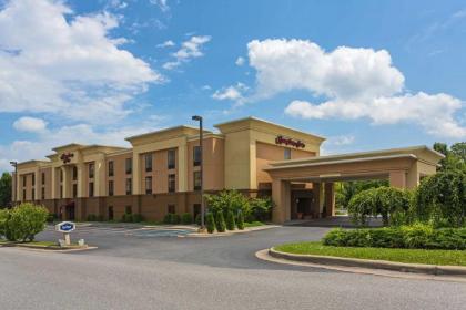 Hampton Inn Lewisburg - image 9