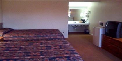 Relax Inn Lewisburg - image 4