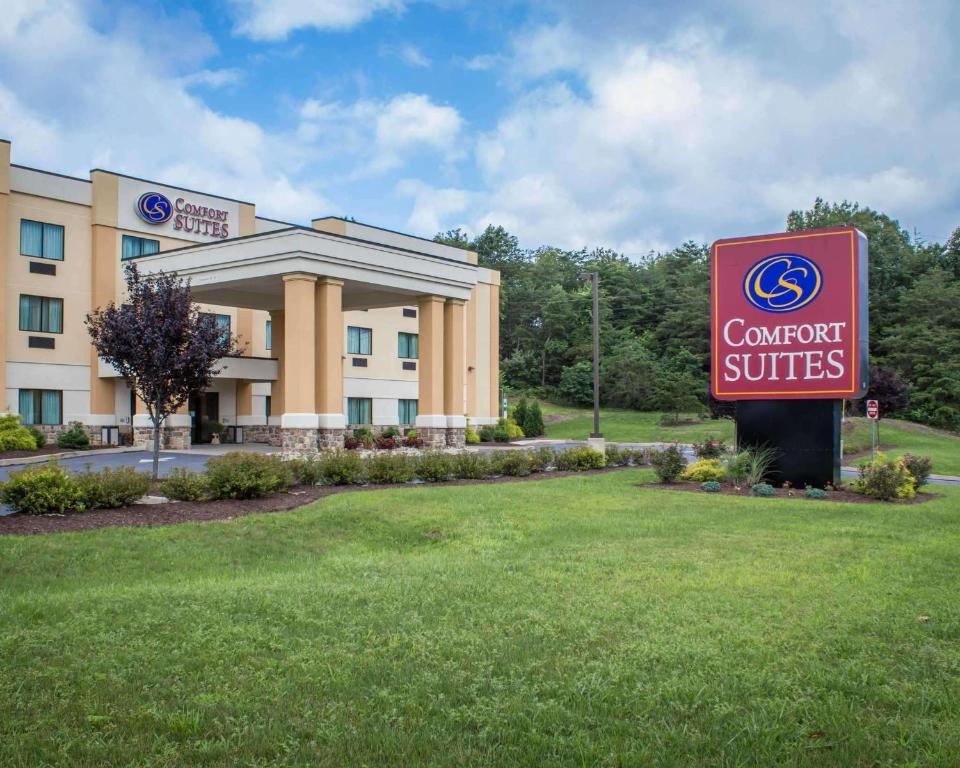 Comfort Suites Lewisburg - main image